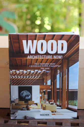 Libro  sobre madera